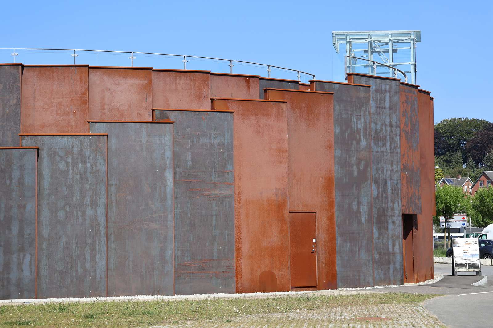 Vand og Affalds nye hovedpumpestation, som er udført som en cirkulær bygning i cortenstål.