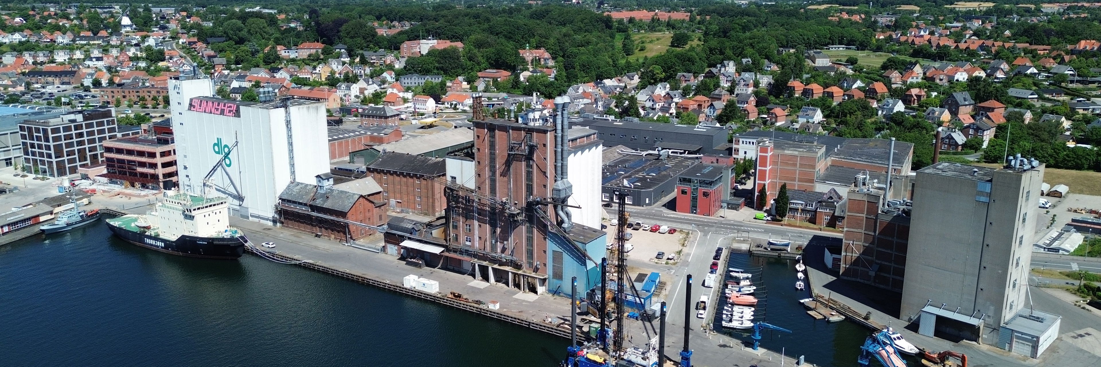 Dronefoto af Østre Kaj, set mod nord
